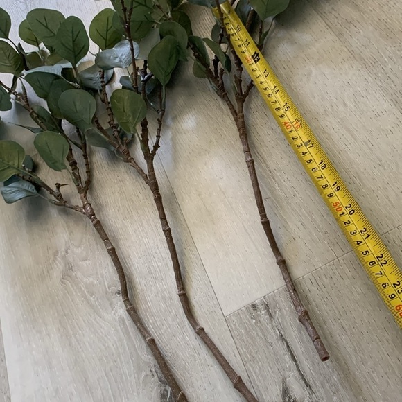 Set of three greenery faux flowers - Picture 5 of 6